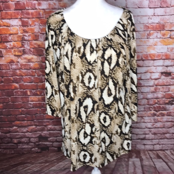 Elementz Stretchy Scoop Neck Snakeskin Print Blouse - Picture 2 of 11